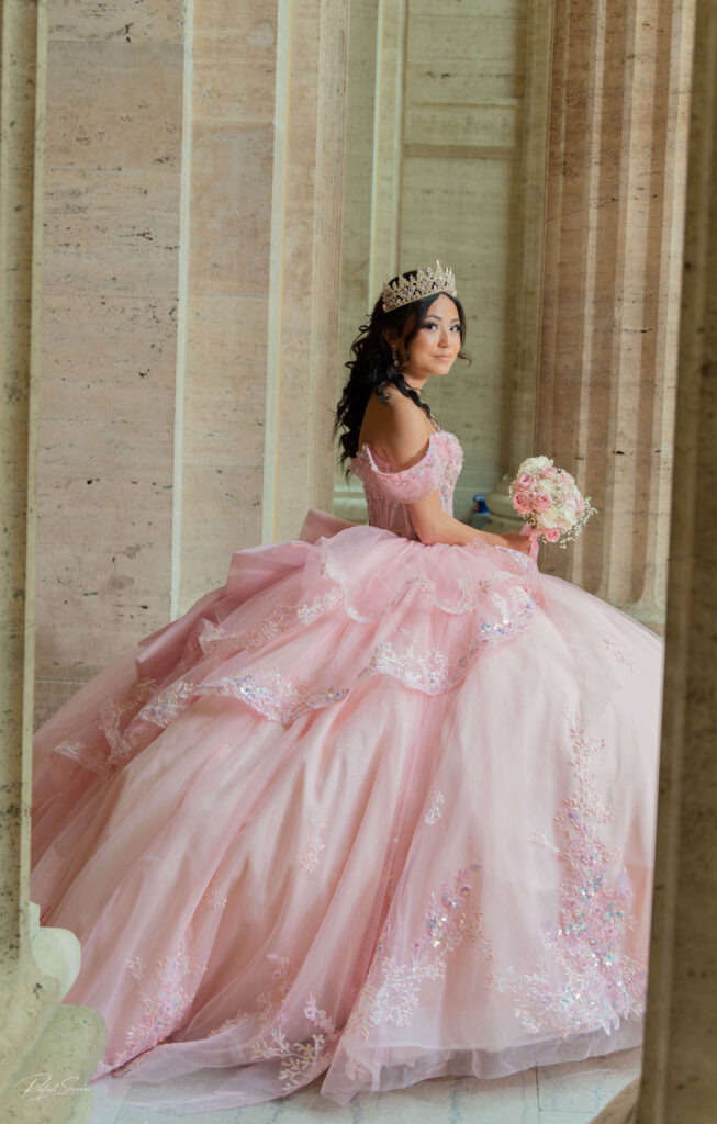 Quinceañera portrait at Chicago Union Station | RS Photography.